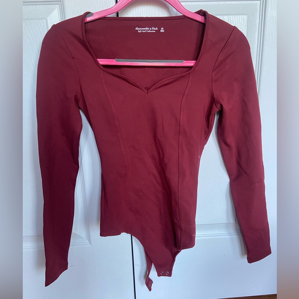 Abercrombie sweetheart neckline bodysuit